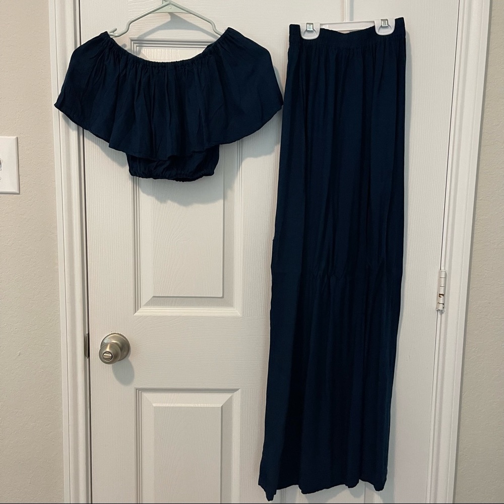 2 piece crop top and side slit skirt